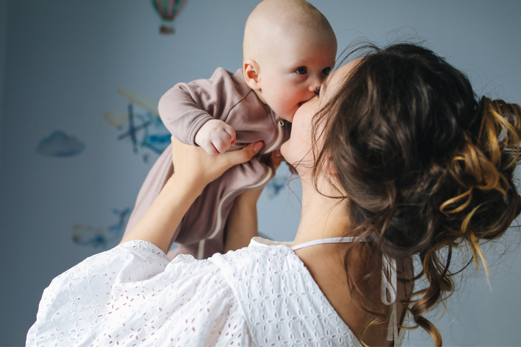 Como Equilibrar Trabalho e Maternidade: Guia para Mães Solos