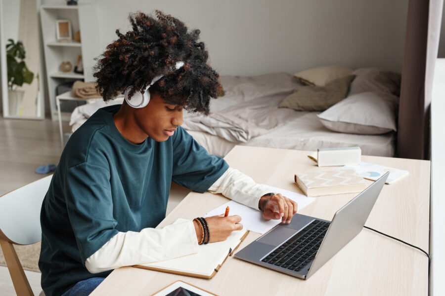 Como Estudar Online Gastando Pouco Ou Nada